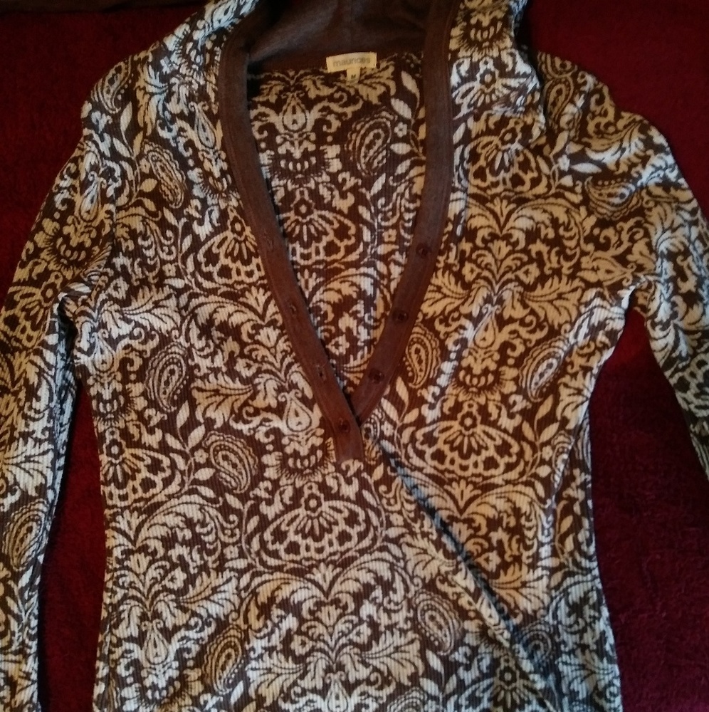 Gorgeous brown and white hooded shirt